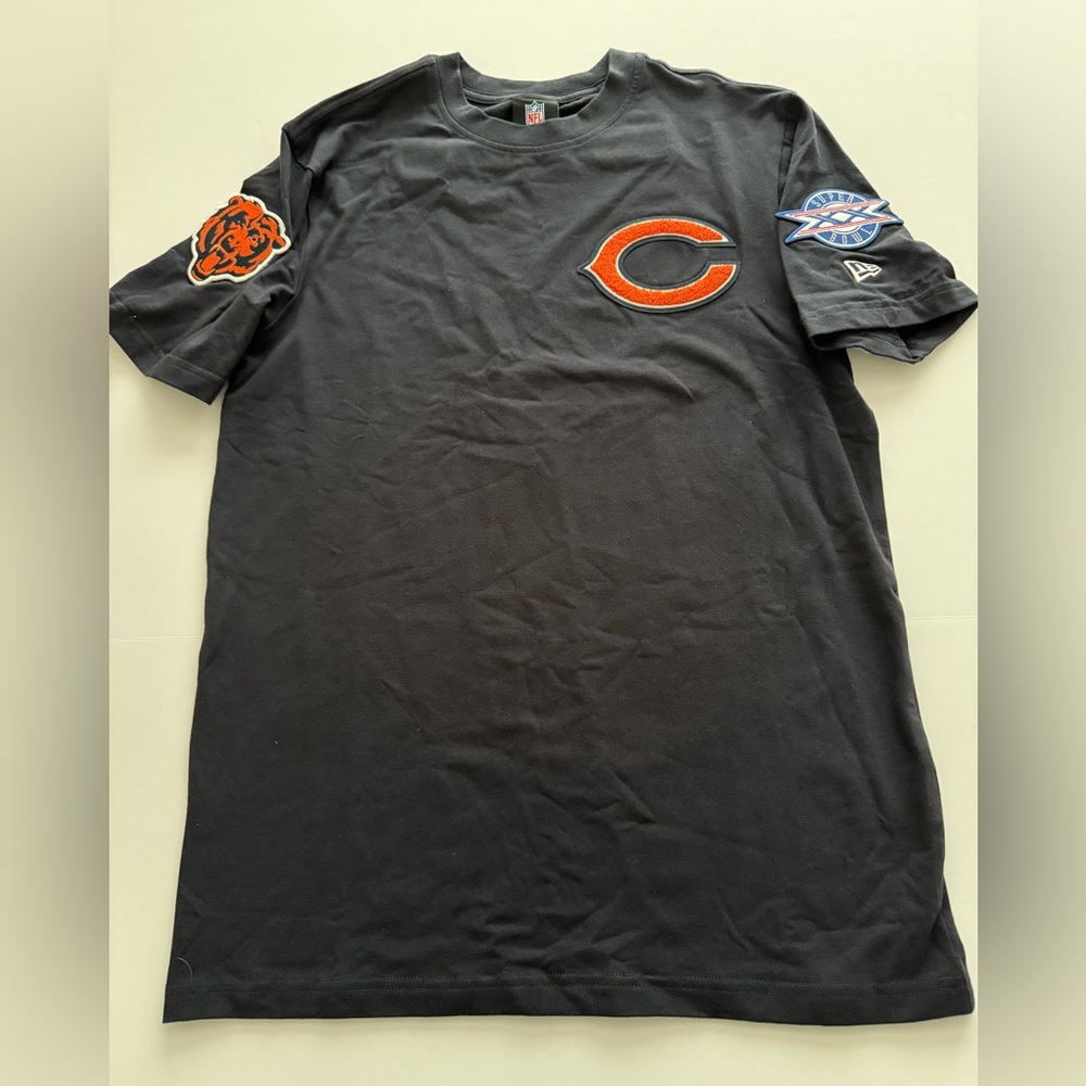 NWOT Men’s New Era Chicago Bears Super Bowl XX Short T-shirt, Size Medium